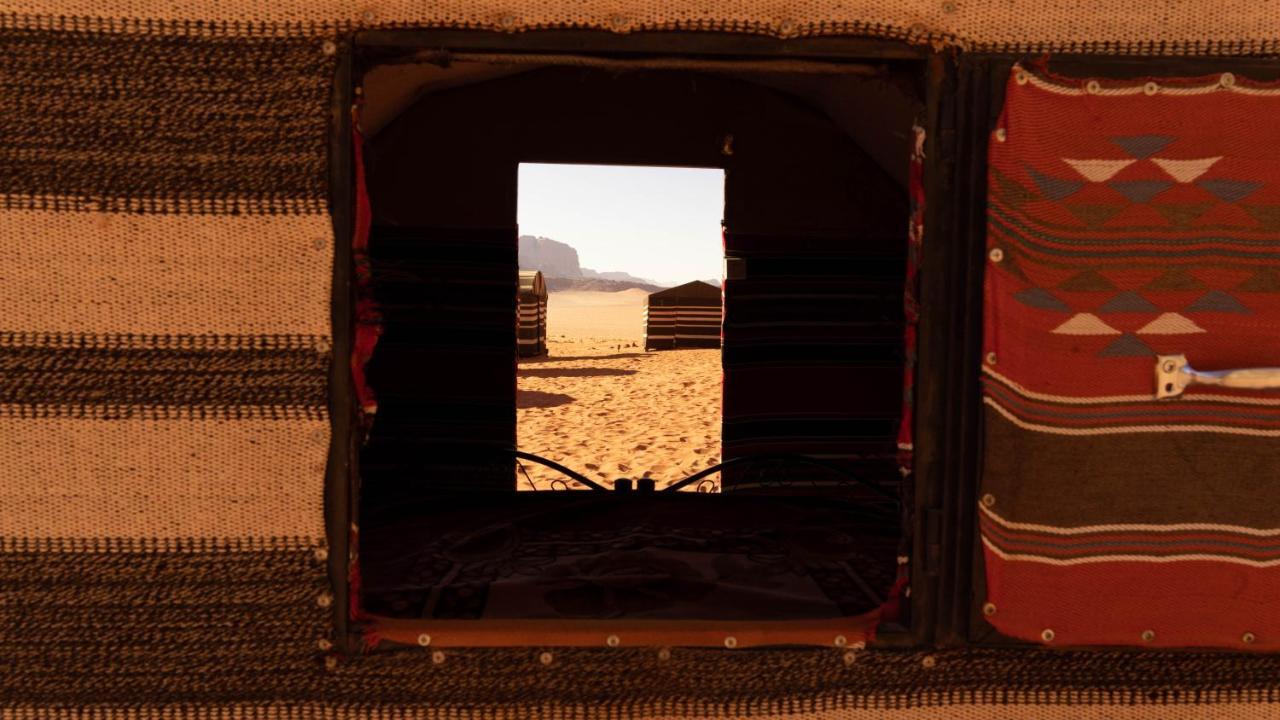 Wadi Rum Meteorite Camp ภายนอก รูปภาพ