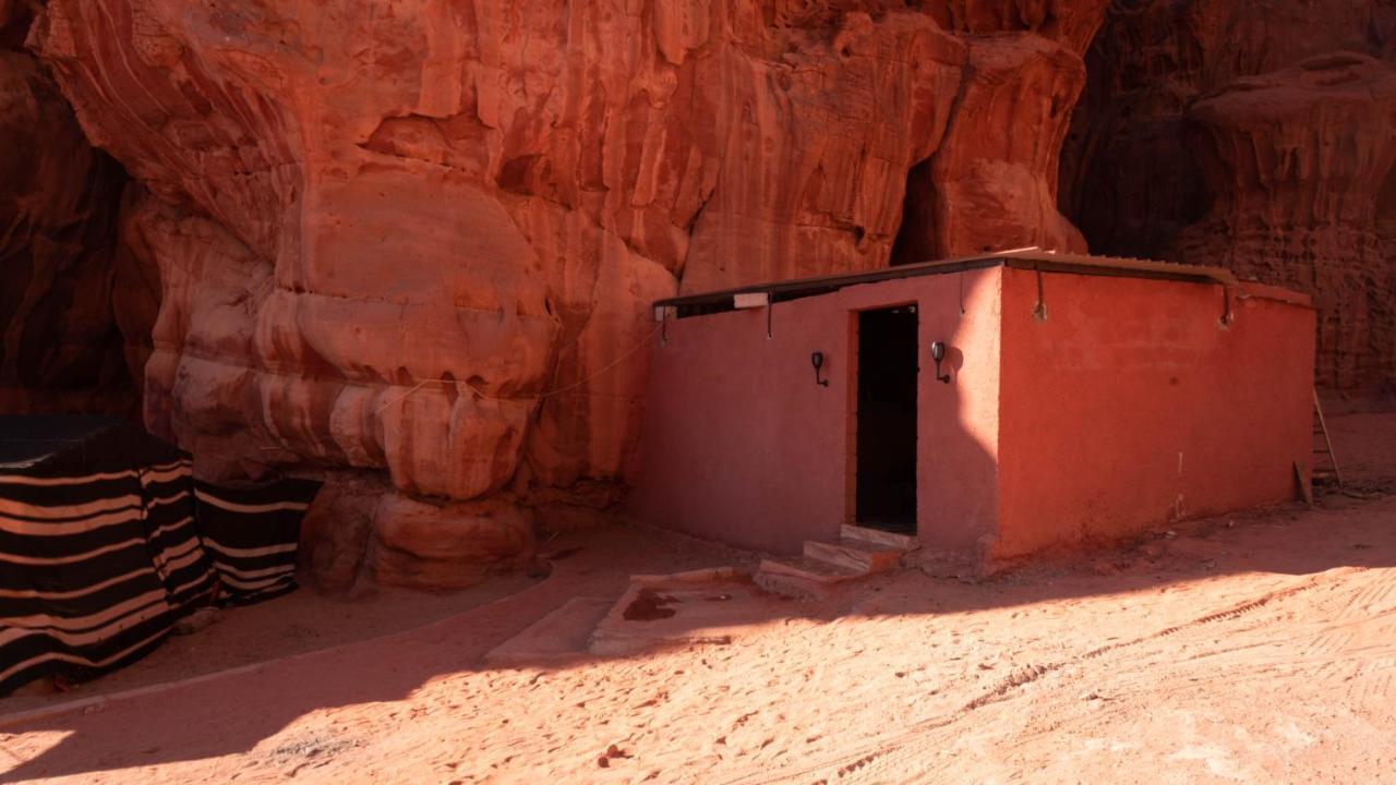 Wadi Rum Meteorite Camp ภายนอก รูปภาพ