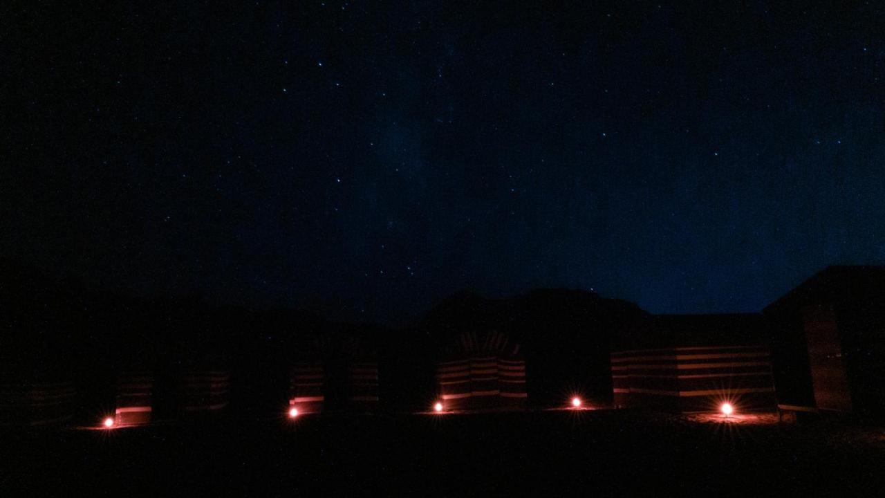 Wadi Rum Meteorite Camp ภายนอก รูปภาพ
