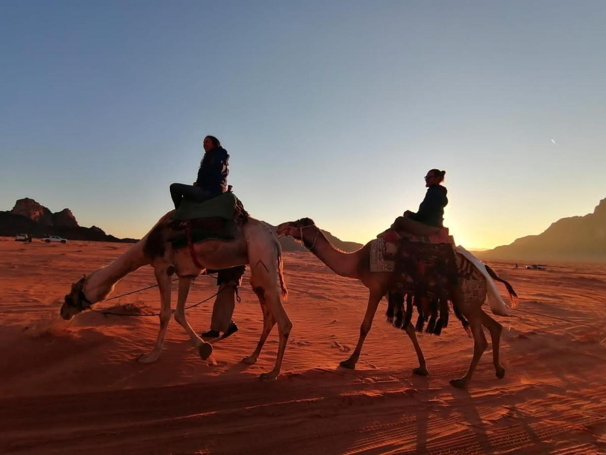 Wadi Rum Meteorite Camp ภายนอก รูปภาพ