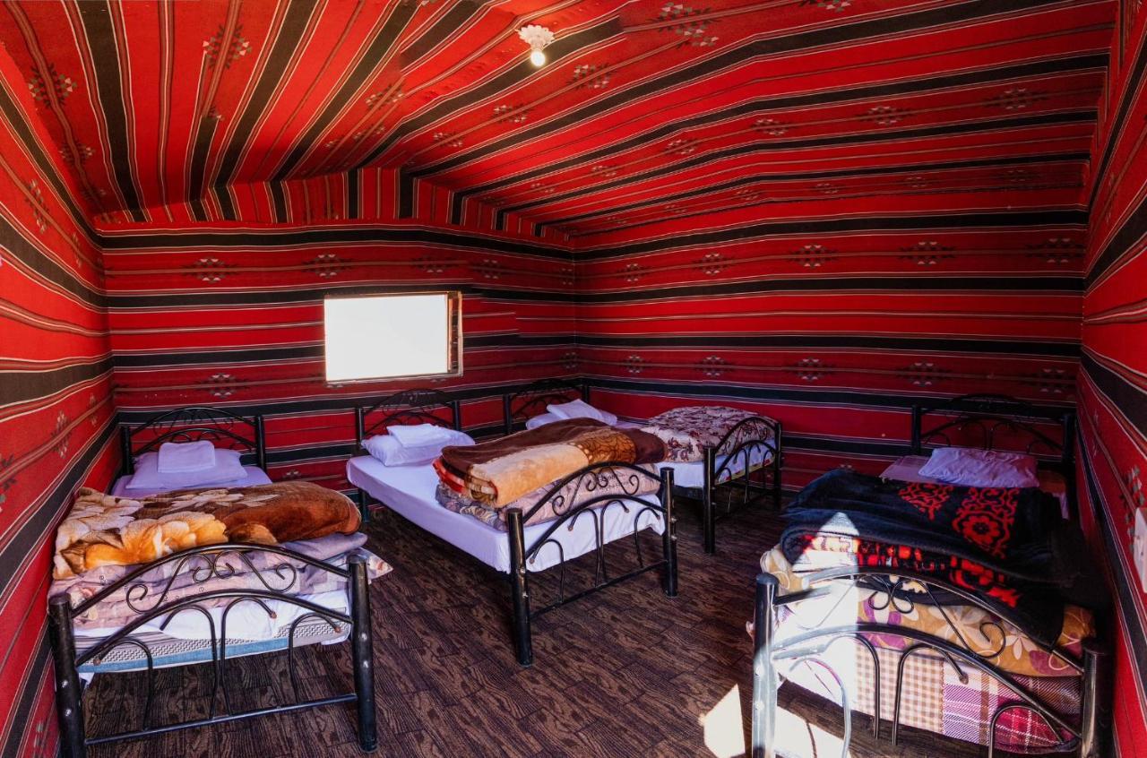 Wadi Rum Meteorite Camp ภายนอก รูปภาพ