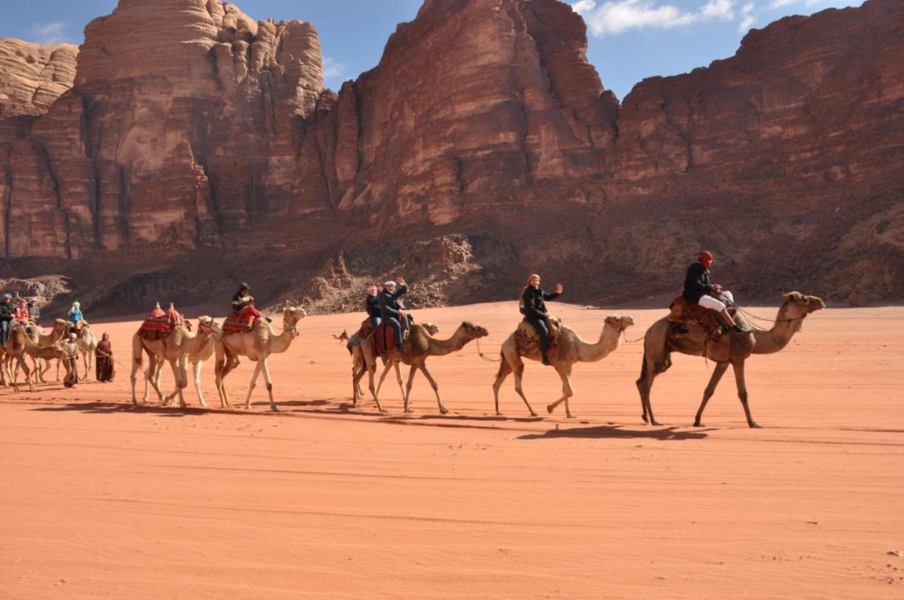 Wadi Rum Meteorite Camp ภายนอก รูปภาพ